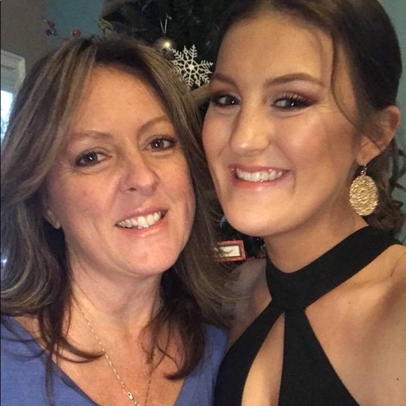 Meet your Posher, Samantha - Picture 1 of 2